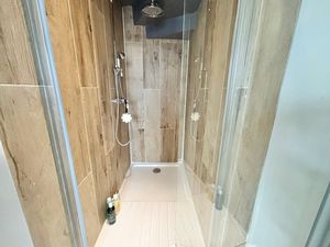 Photo 24- click for photo gallery